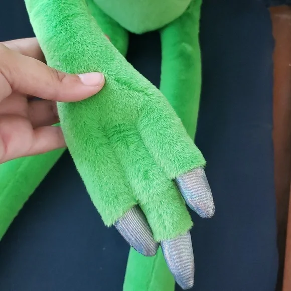 Dollskill Club Exx Green Alien Plushie - Picture 3 of 7